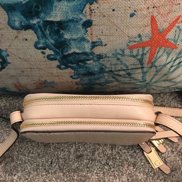 G.I.L.I. Ivory/Bone Crossbody - Picture 7 of 8
